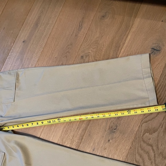 NWOT Tilley Endurables cargo pants - Picture 5 of 11
